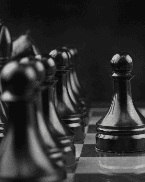Leadership vs Management: Why Organizations Still Produce Managers Instead of Leaders